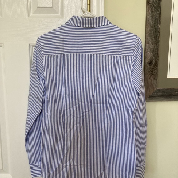 Brand New - Vineyard Vines Women’s White and Blue Striped Shirt - Picture 2 of 3